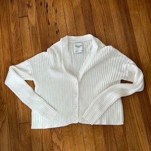 Abercrombie crop cardigan size small